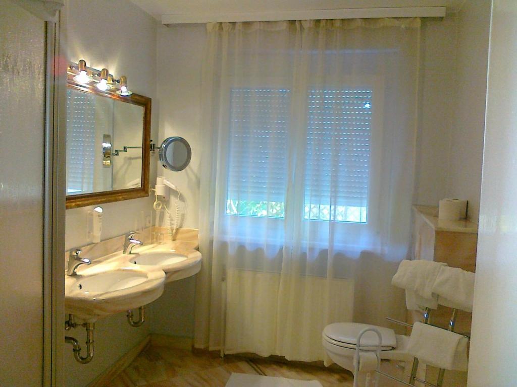 Stadtvilla Auerhahn Vöcklabruck 部屋 写真